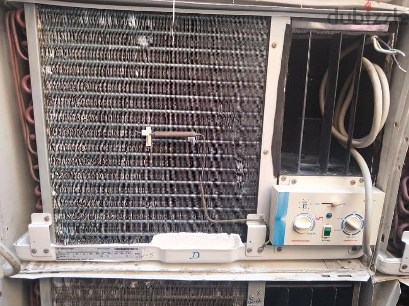 2.5ton window AC for sale good condition good working with fixing 1