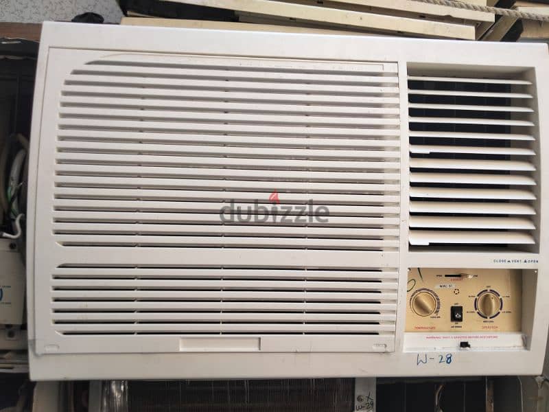 2.5ton window AC for sale good condition good working with fixing 2