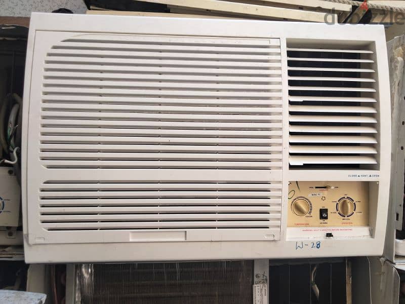 2.5ton window AC for sale good condition good working with fixing 3