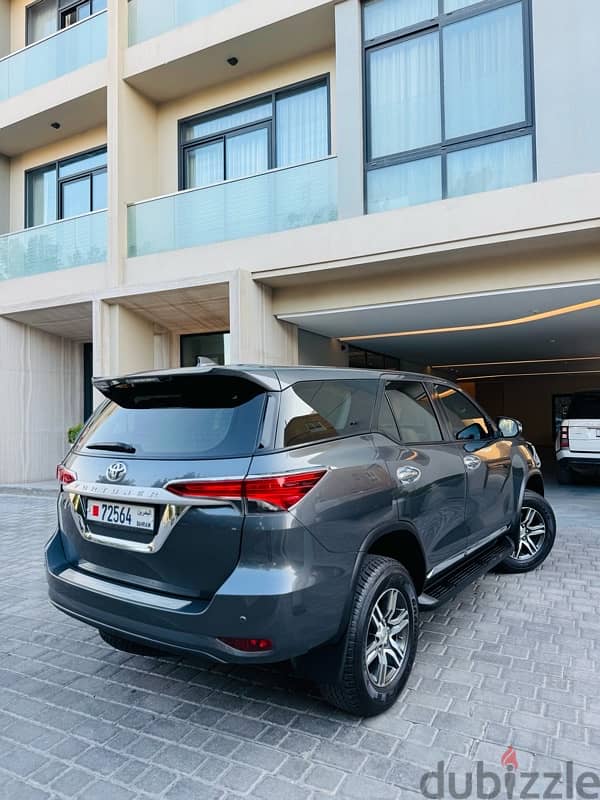 Toyota Fortuner 2022 6