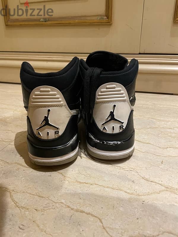 Air Jordan Legacy 312 Black Cement 3