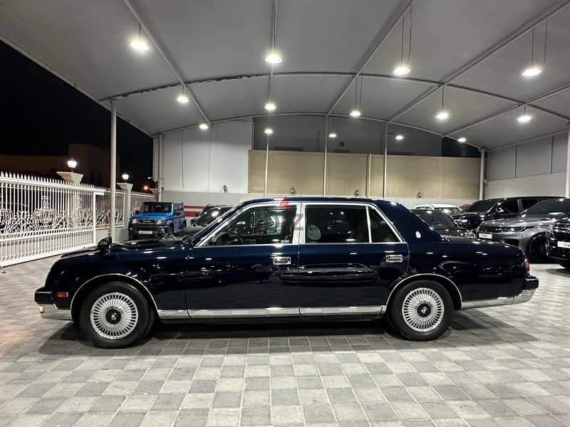 Toyota Century 1992 V12 10