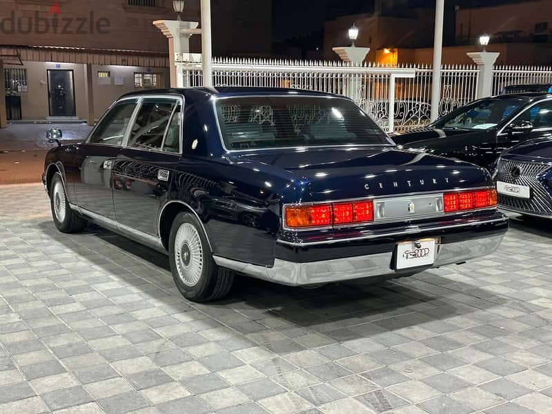 Toyota Century 1992 V12 13