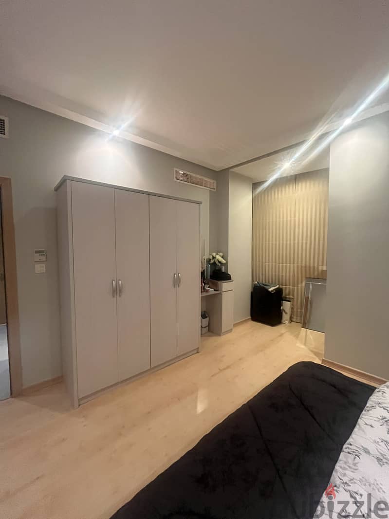 Private room with attached bathroom for rent 3