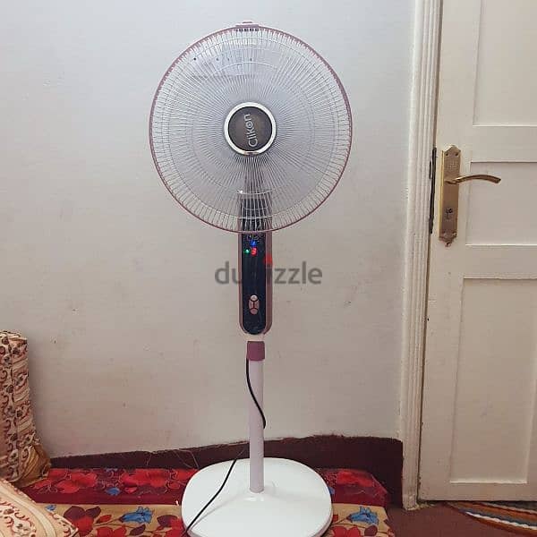 Clickon Fan in perfect condition Height Adjustable, swinging, speed 4