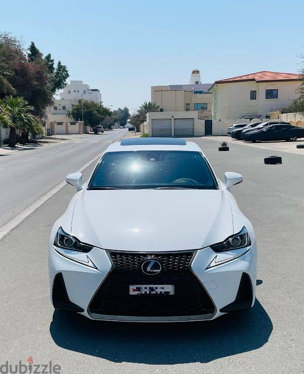 Lexus IS 300 2019 5