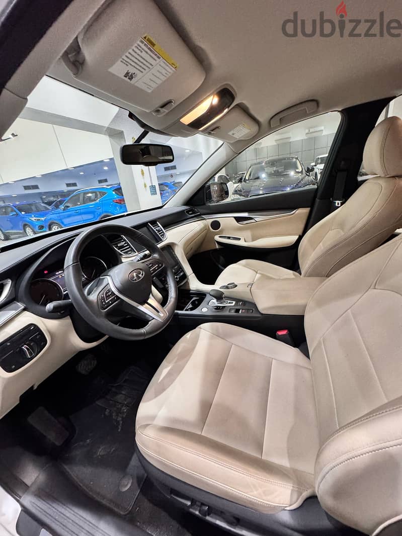 Infiniti QX50 2019 White 4