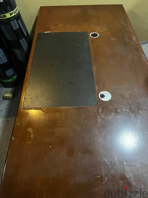 Office table clean and neat BHD15(negotiable) 7