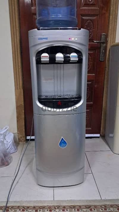 Geeprs water dispenser Hot cold normal