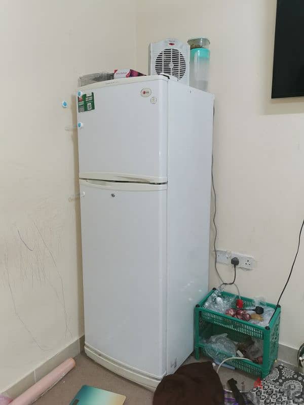 LG Fridge for sale in excelent condition 4