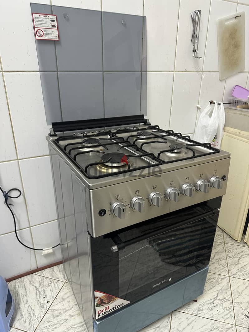 Gas stove well maintained and oven not used till now 1