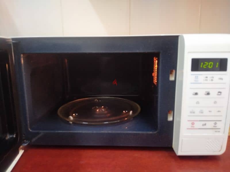 microwave oven 1