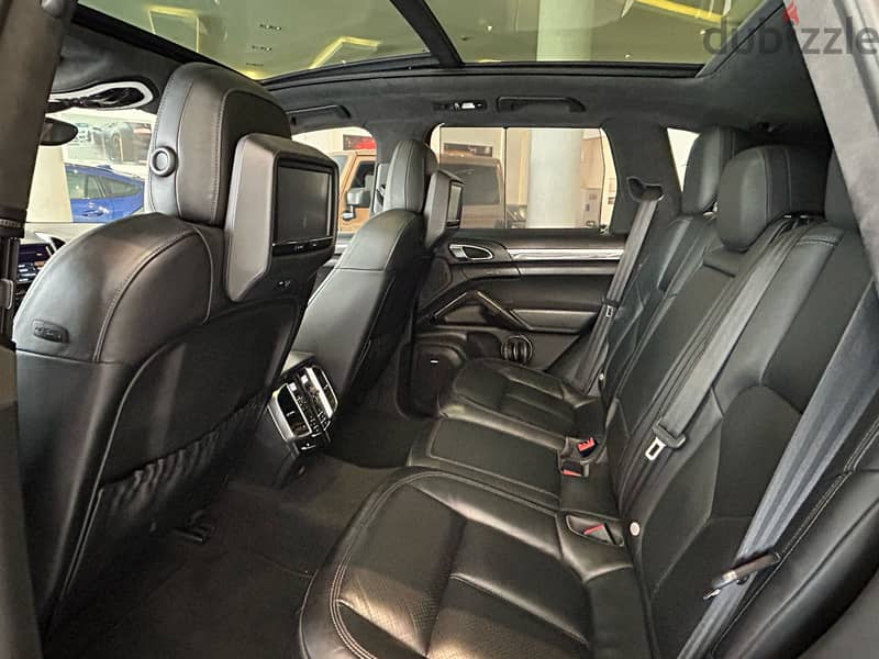 Porsche Cayenne GTS 2016  MODEL FULL OPTION FOR SALE 9