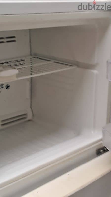 Refrigerator good  condition for sale 7