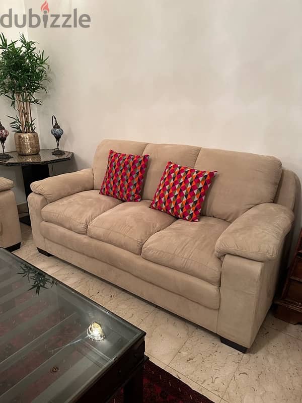 6 seater sofas very good condition 7