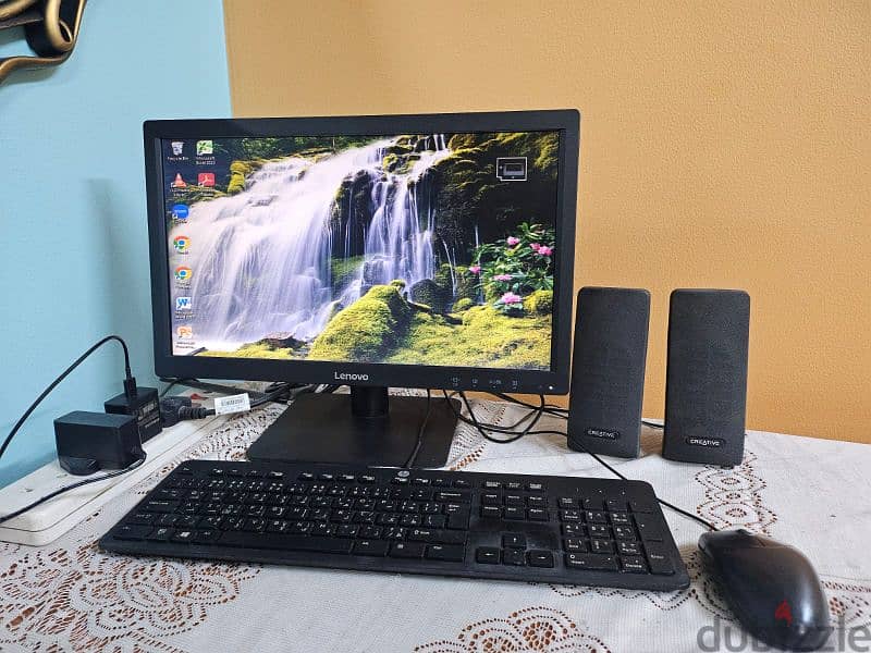 dell OS-Window 7 professional  with keyboard, mouse and speakers 3