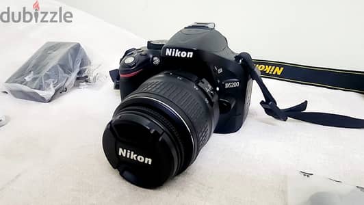 NIKON 5200 - NEW (URGENT SALE)