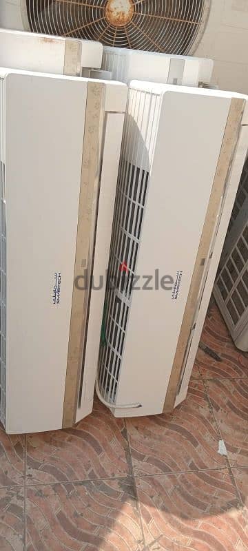 2 ton AC Ac for sale good condition good working watsap cal