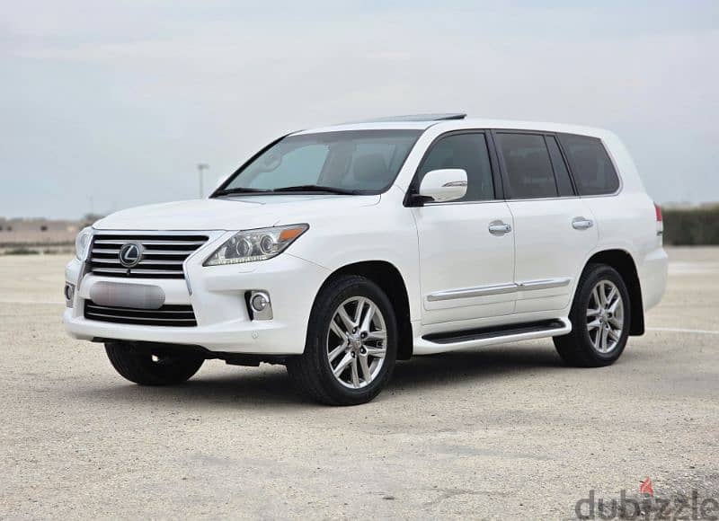 Lexus LX-Series 2013 1