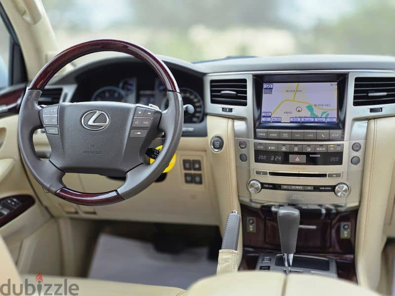 Lexus LX-Series 2013 10