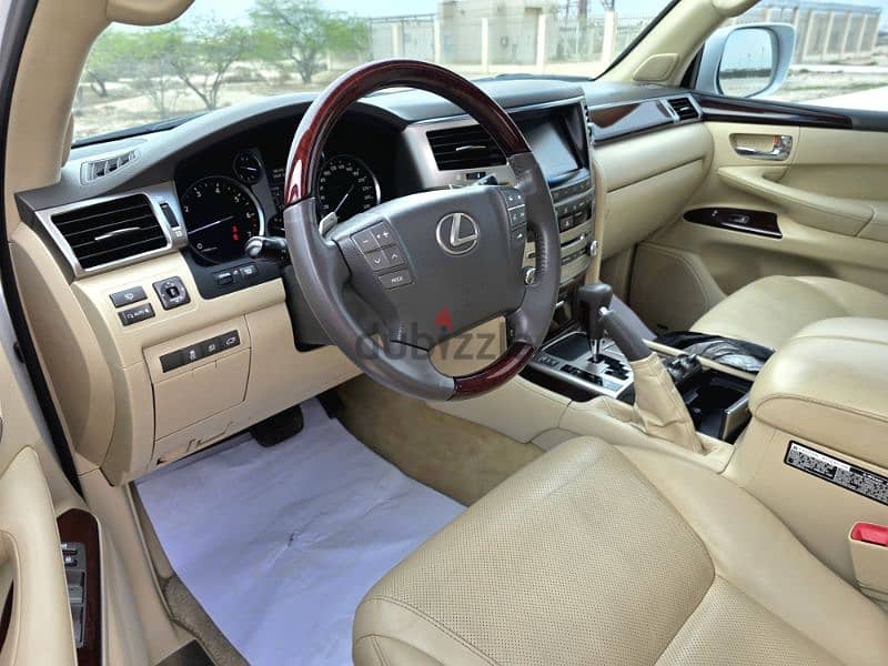 Lexus LX-Series 2013 12