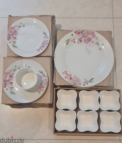 Brand new dinner set for sale