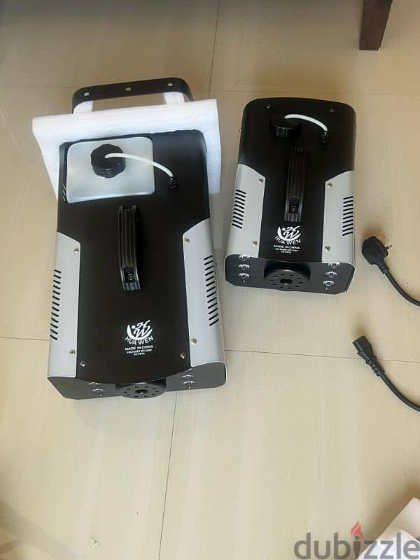 urgent sale speaker stand with party smoke machine 1