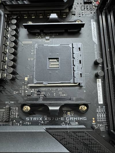 asus Rog strix X570 e gaming motherboard