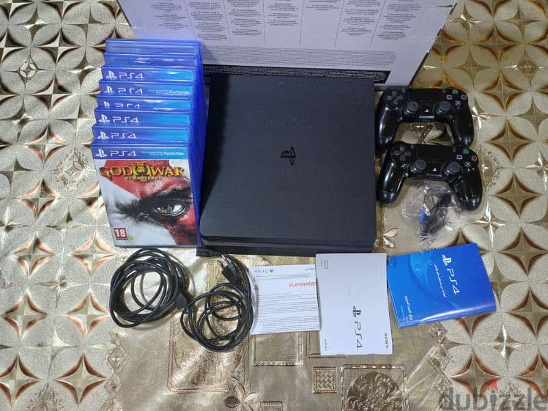 Ps4 slim like new & 8cd games & 2 original controllers with box للبيع 2