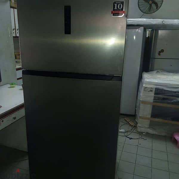 900 litter full size fridge 1