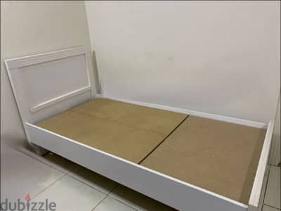 Bed size 90x200 for sale/ سرير  للبيع