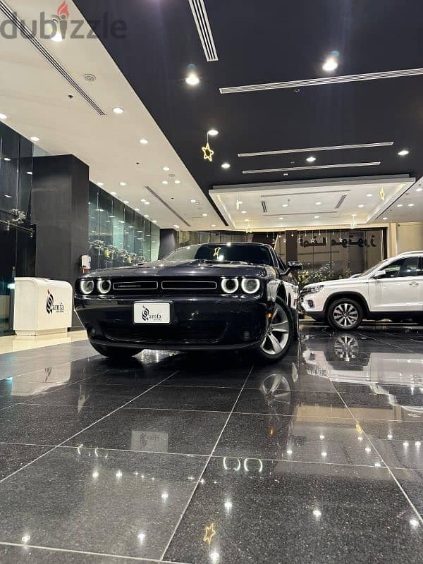 Dodge challenger SXT Model 2018 1