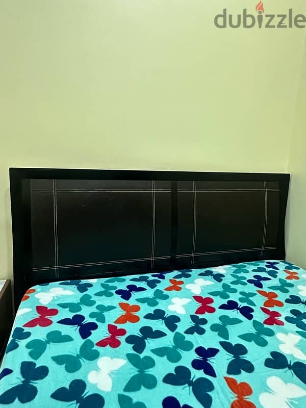 bed for sale with side table 1