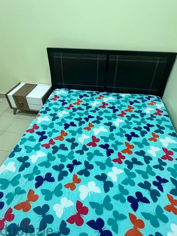 bed for sale with side table 3