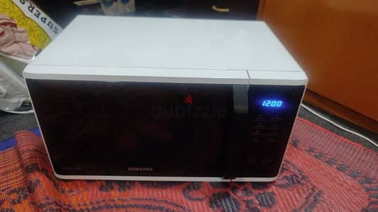 samsung-microwave oven (in good condition)