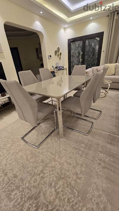 Luxury dining table