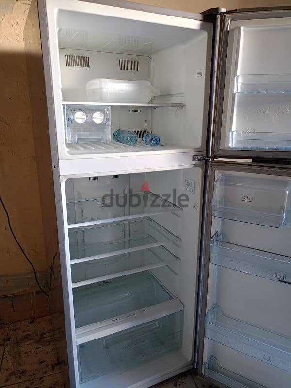 Hisense fridge for sale used good 0