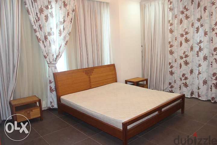 Modern 2 BR in Seef Close City Center Mall 1