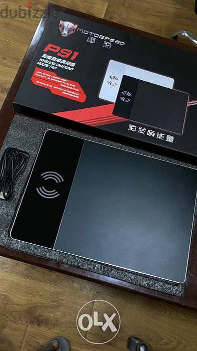 Mouse pad and wireless charging pad