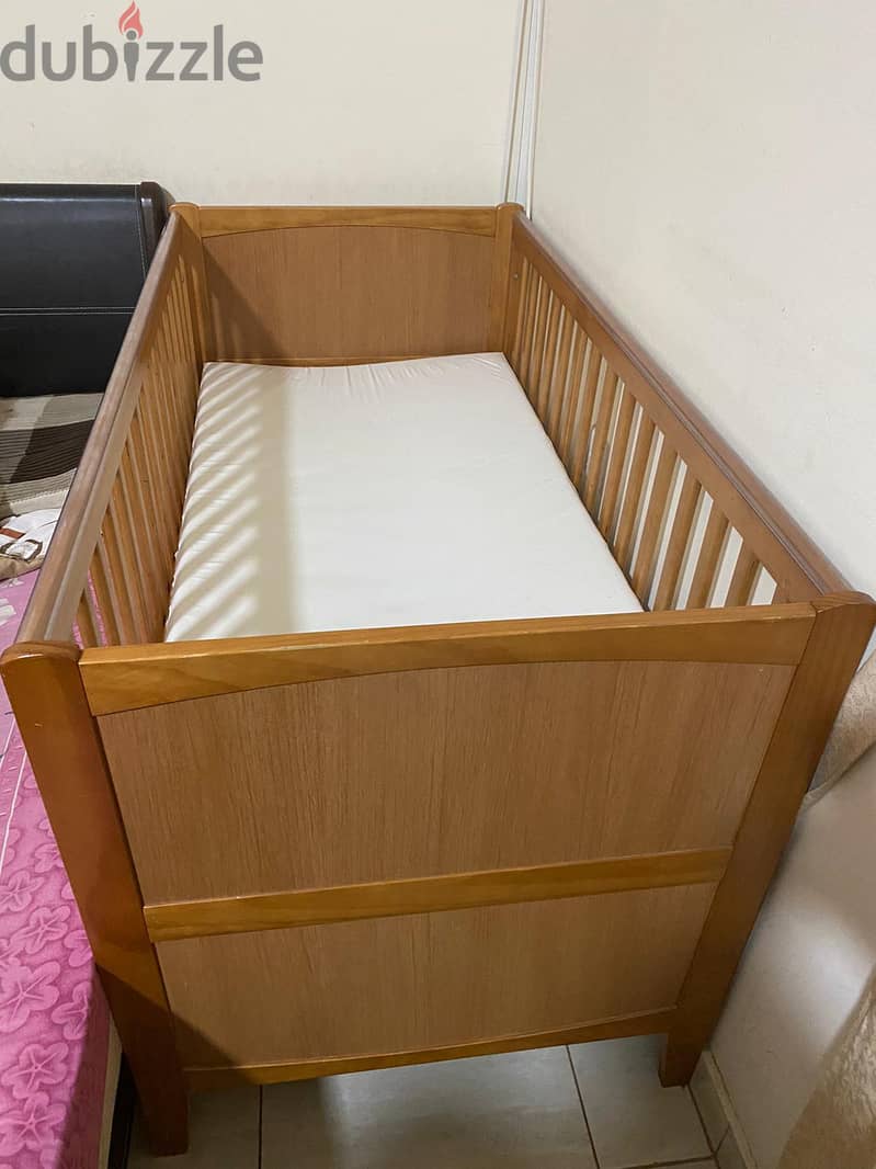 Baby crib for sale in good condition 2