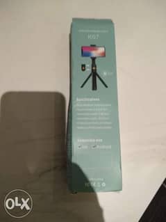 2in1 Selfie stick + tripod you can use the camera button separately 0