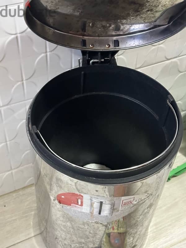 dust bin 1