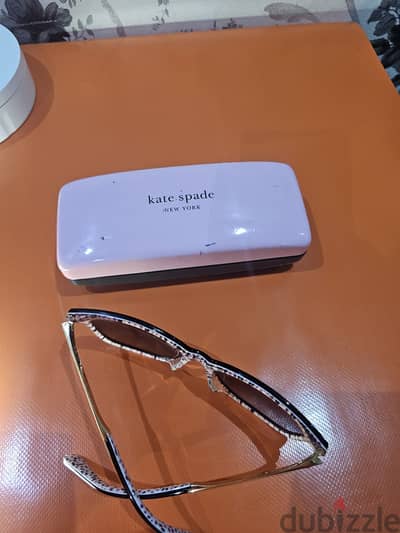 kate spade NEW YORK sun glassess