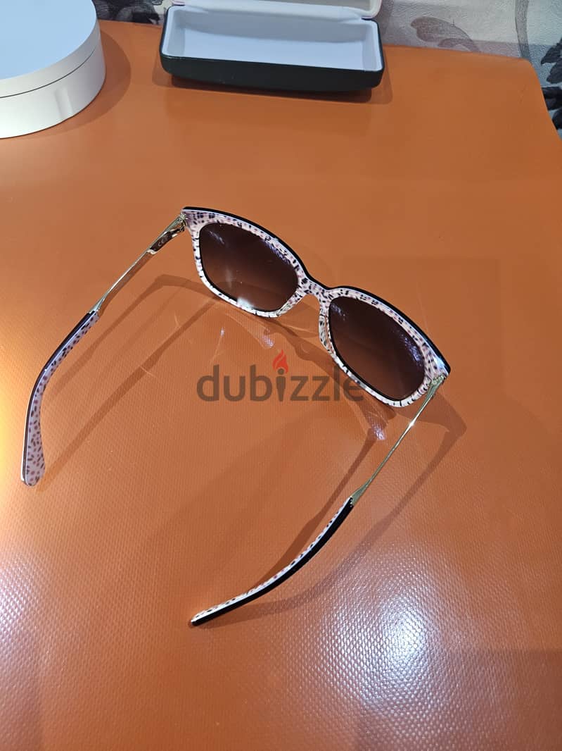 kate spade NEW YORK sun glassess 3