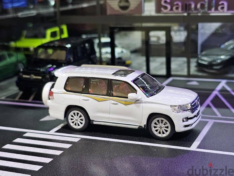 Land Cruiser Mini Diecast, Scale 1:64 3