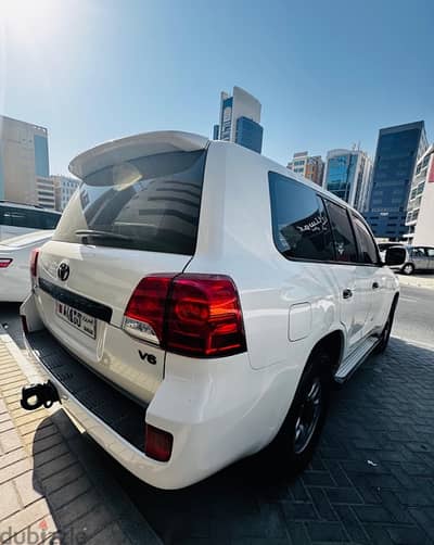 Toyota Land Cruiser 2012