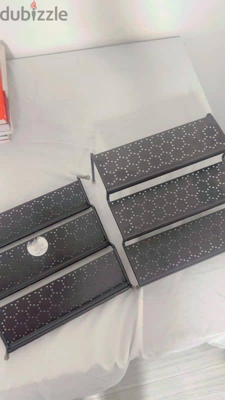 2 Metal Drawer Organizers 3