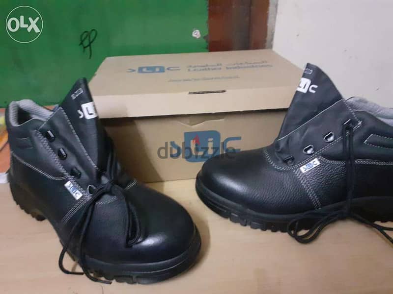 Brand new safety shoes ! 1