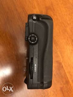 Nikon battery grip for camera model D7000 (MB-D11 Multipower grip) 0