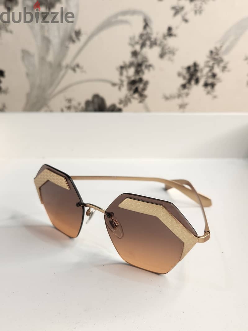 Sunglass for sale original used clean 25bd 3